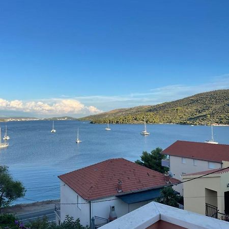 Apartman Jukic Hotel Marina Buitenkant foto