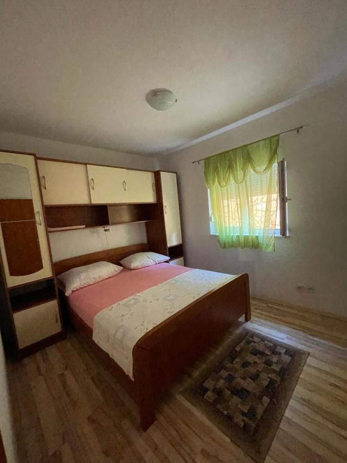 Apartman Jukic Hotel Marina Buitenkant foto