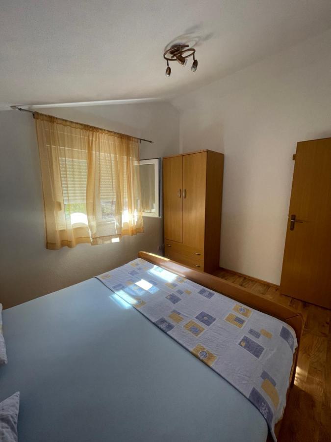 Apartman Jukic Hotel Marina Buitenkant foto