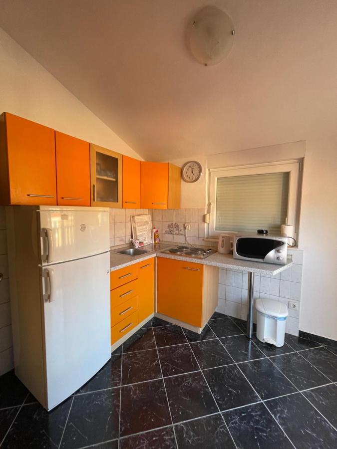 Apartman Jukic Hotel Marina Buitenkant foto