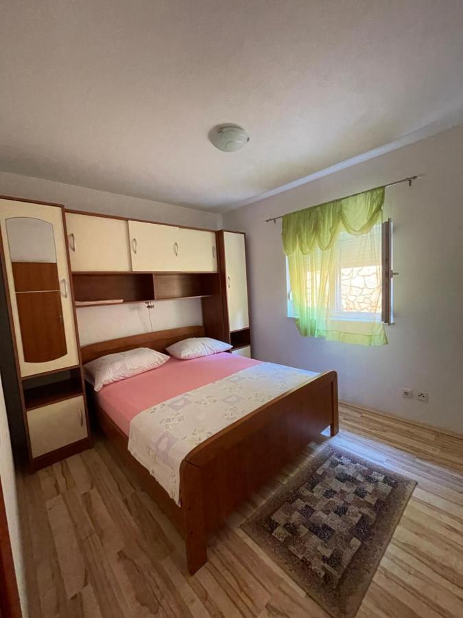 Apartman Jukic Hotel Marina Buitenkant foto