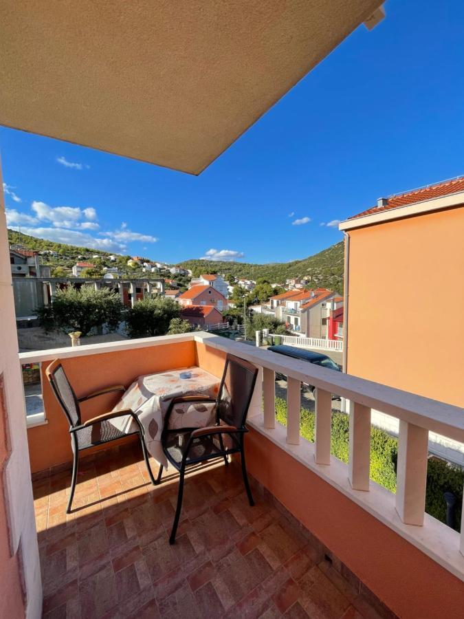 Apartman Jukic Hotel Marina Buitenkant foto