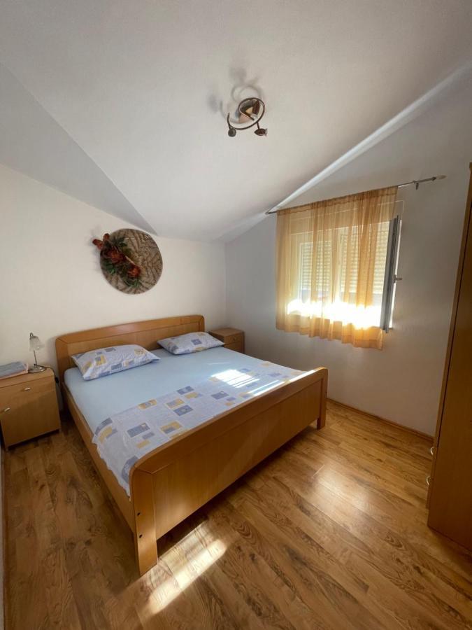Apartman Jukic Hotel Marina Buitenkant foto